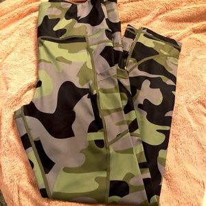 ‼️CLEARANCE‼️ Zyia light and tights 7/8 length (size 8-10)